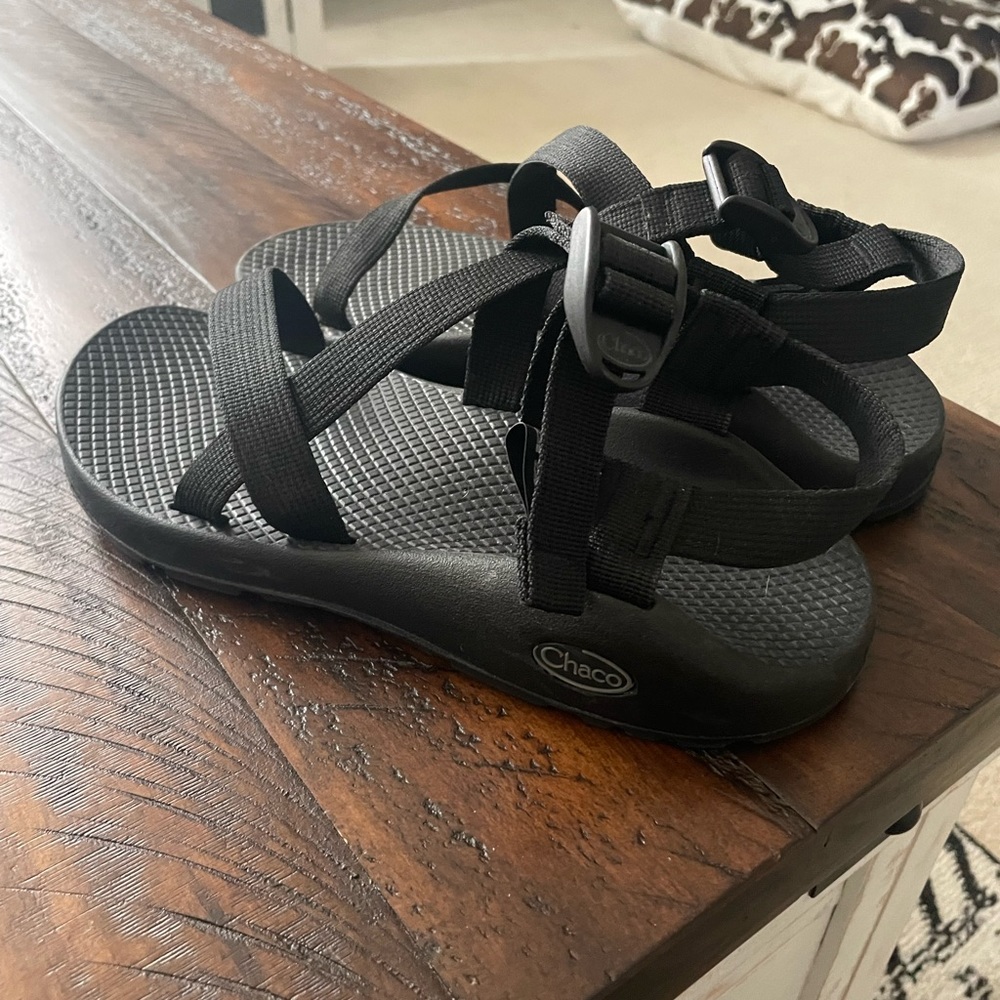 Size 9 Women’s Chacos, never worn!
